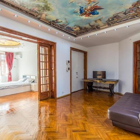 Apartment Faryna Bucarest Esterno foto