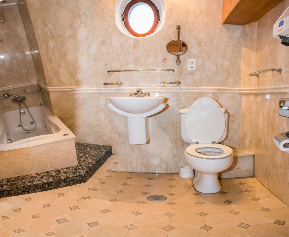 Apartment Faryna Bucarest Esterno foto