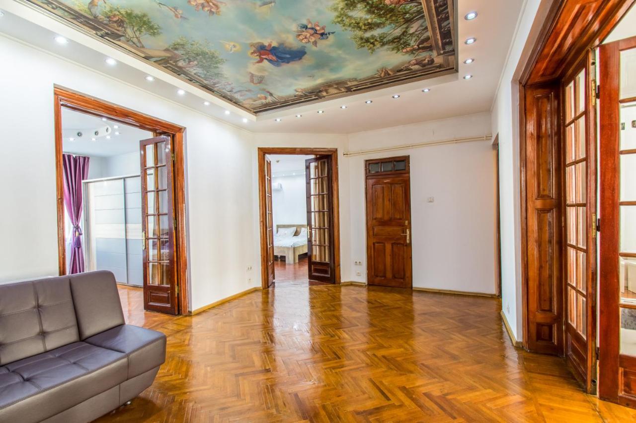 Apartment Faryna Bucarest Esterno foto