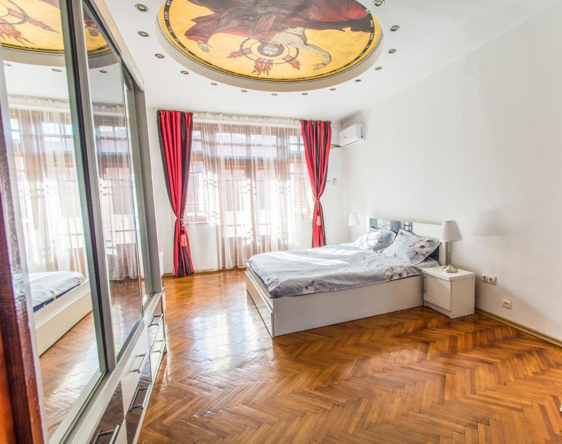 Apartment Faryna Bucarest Esterno foto
