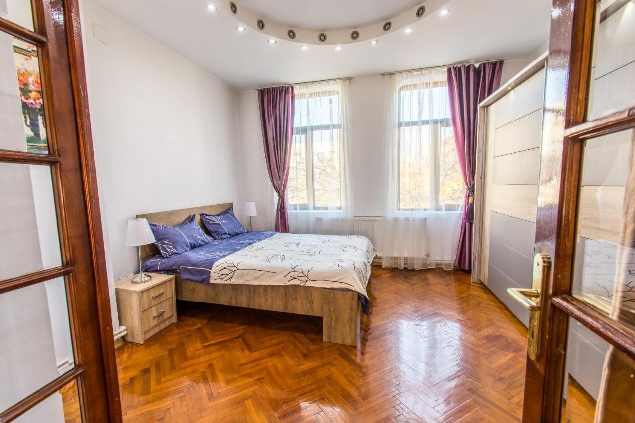 Apartment Faryna Bucarest Esterno foto