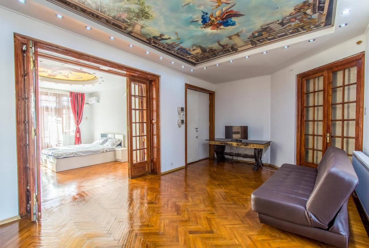 Apartment Faryna Bucarest Esterno foto
