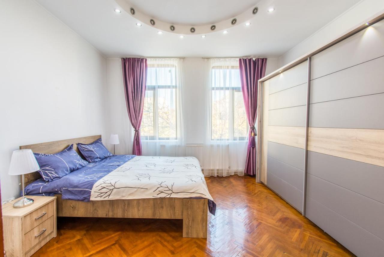 Apartment Faryna Bucarest Esterno foto