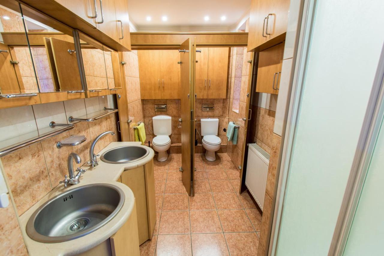 Apartment Faryna Bucarest Esterno foto